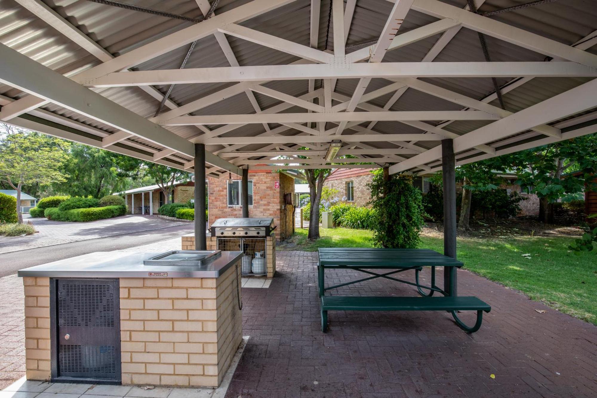 Margaret River Tourist Park Экстерьер фото