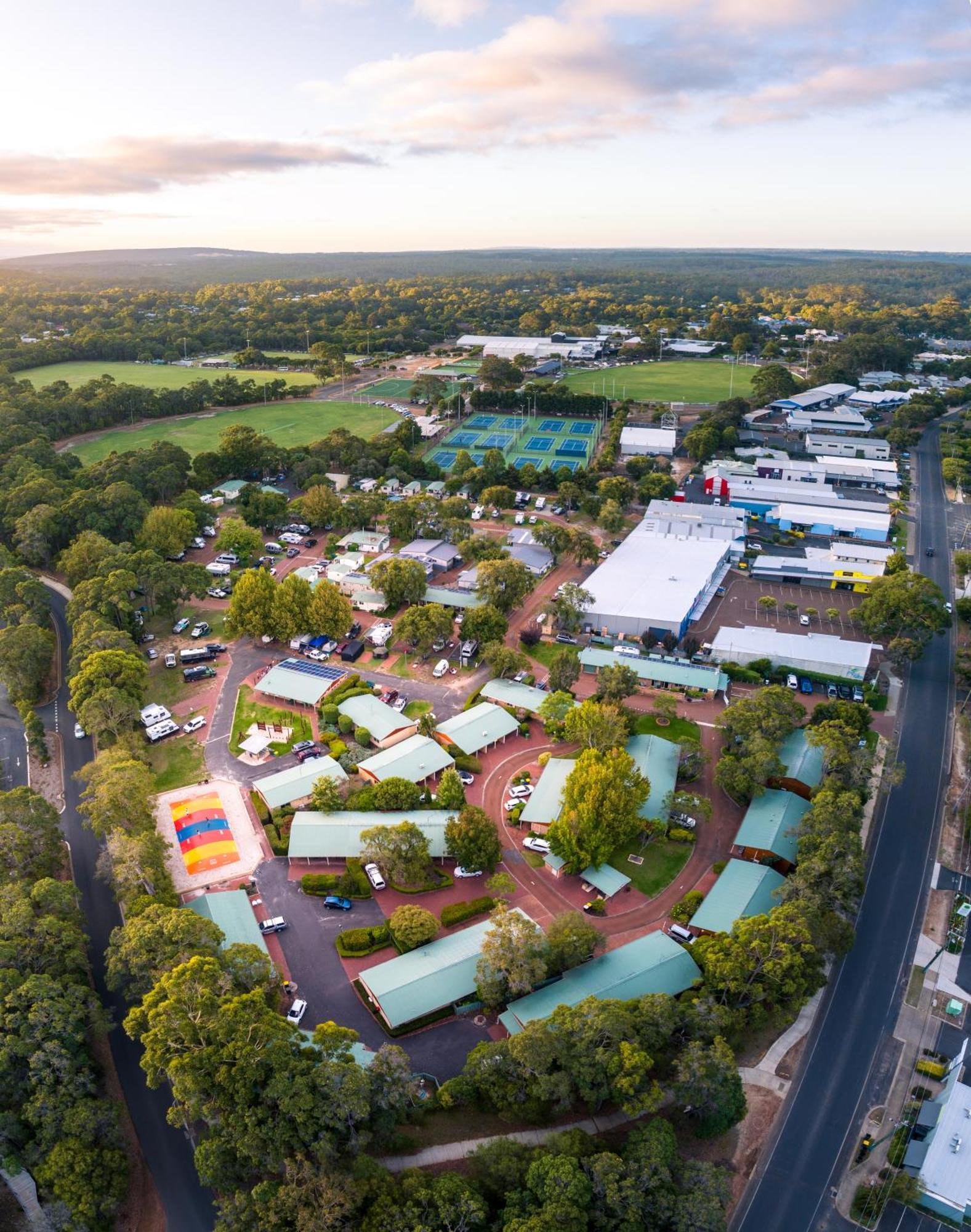 Margaret River Tourist Park Экстерьер фото