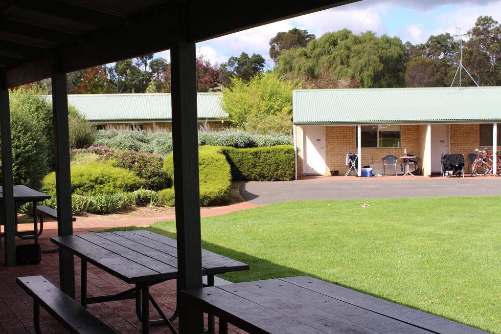 Margaret River Tourist Park Экстерьер фото